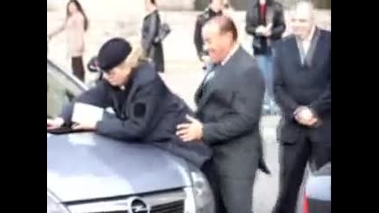 Берлускони - бърз клец