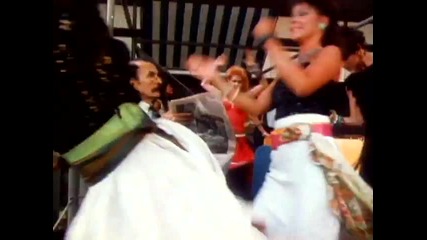 Cyndi Lauper - Girls Just Want To Have Fun