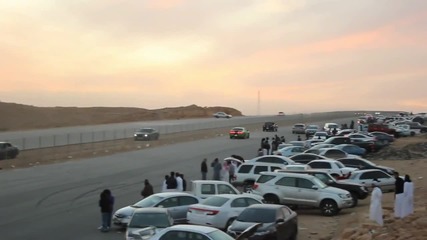Challenger Srt8 vs Mustang 5.0