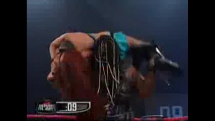 Christy Hemme vs Awesome Kong [omg]