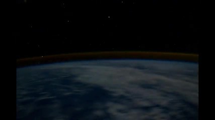 Обиколка на Земята заснета от спътник