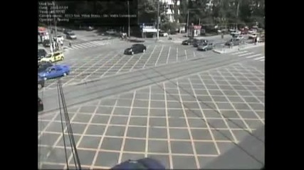 Почти челна катастрофа при преминаване.
