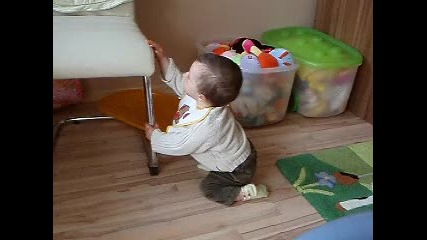 Елица вършее в стаята си