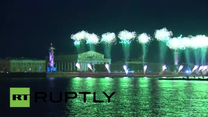 Russia: Thousands of students celebrate graduation in St. Petersburg