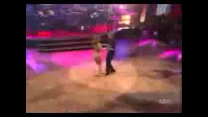 Selena Gomez Live Falling Down Dancing With The Stars (september 29, 2009)