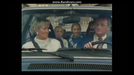 Страшна песен! .. Смях