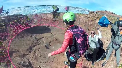 Екстремни скокове с парашут от ръчно изтъкана мрежа
