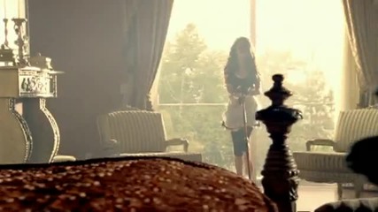 Selena Gomez - Tell Me Something I Don't Know