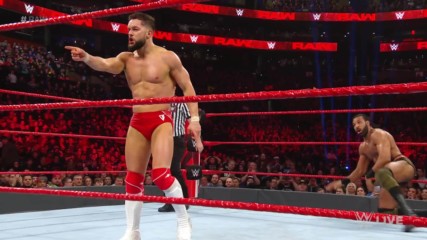 Finn Bálor vs. Bobby Lashley & Jinder Mahal - 1-on-2 Handicap Match: Raw, March 25, 2019