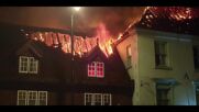 Изгоря 400-годишен хотел в Англия, приютил украински бежанци (ВИДЕО)