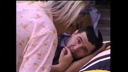 Сашка отново е изнервена и ето, че поредната сръдня е на лице. Big Brother Family 28.04.10 