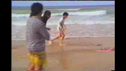 ето как се кара сърф по пясъка