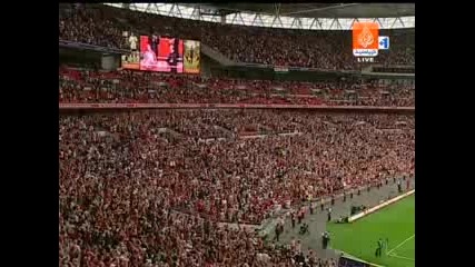 Манчестър Юнайтед с требъл след победа над Портсмут - Получаването на трофея