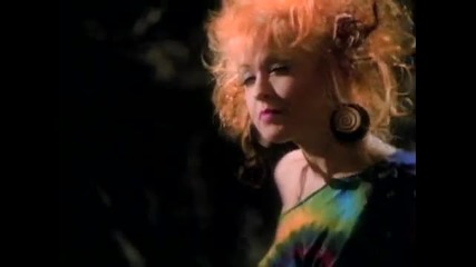 Cyndi Lauper - Whats Going On (featuring Chuck D) 