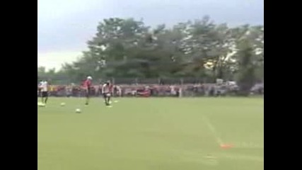 Ronaldinho Show V Trenirovka Za Milan