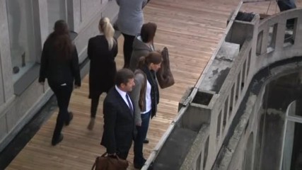 Кози на покрива на най-известната сграда в Прага