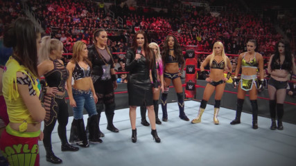 Relive the historic Women's Royal Rumble Match announcement: SmackDown LIVE, Dec. 19, 2017