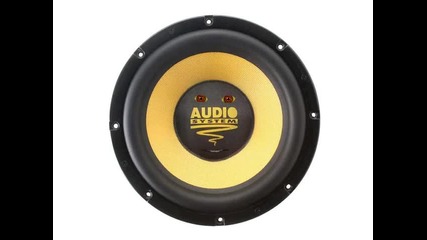 Audio System X-ion 15-1000 е в много кофти състояние.