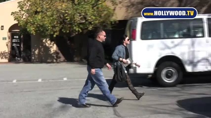 папарашко видео на Деми Ловато!! Demi Lovato A New Journey 01.31.11 