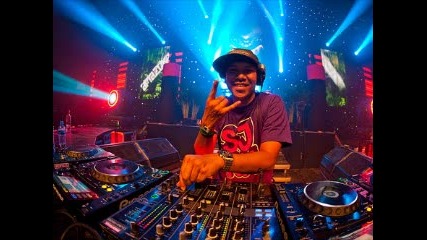 Chuckie live at Liv Miami Beach pt1 22-10-2011