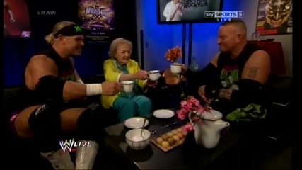 Бети Уайт и The New Age Outlaws (зад кулисите ) / Първична сила 10.02.14 г.
