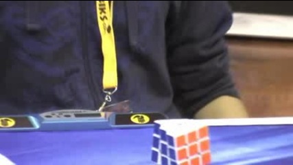Feliks Zemdegs Rubik's cube world record 5.66 - slow motion