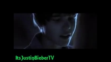 Justin Bieber - Love Me + Првод ( Високо Качество ) 