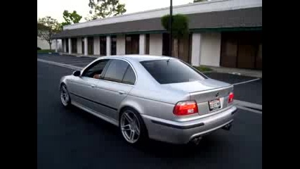 Изпънато E39 М5