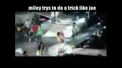 Jonas Brothers and Miley Cyrus-Mic Stand War