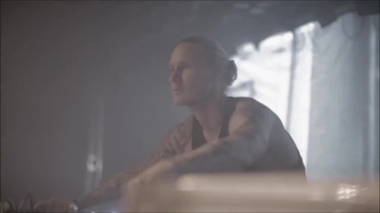 Morten Breum - Never Surrender