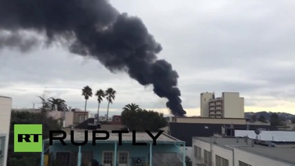 USA: Large 3-alarm sends black smoke into San Fran sky-line