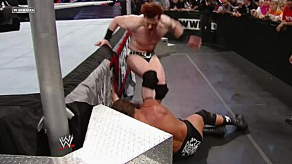 Triple H vs Sheamus - Lucha Callejera: WWE Extreme Rules 2010 (Lucha Completa)