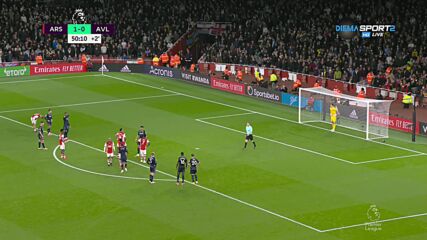 Обамеянг изпусна дузпа, но все пак се разписа преди почивката за 2:0