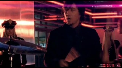 Maroon 5 - Makes Me Wonder (hq) 