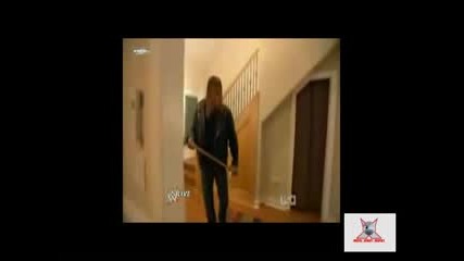Wwe - Triple H Нахлува В Дома На Ренди Ортан И Го Хвърля През Прозореца