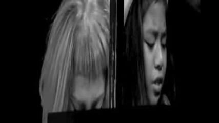 Lady Gaga пее born this way с фен (live)