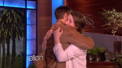 Фенка пътува в кутия,за да види Джъстин Бийбър в шоуто на Ellen