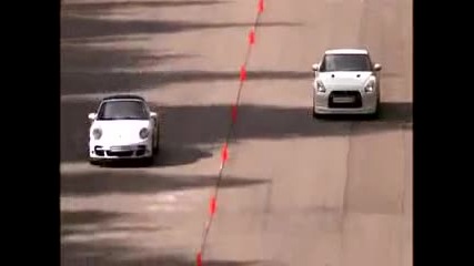 Porsche 911 Turbo vs Nissan Gt - R 