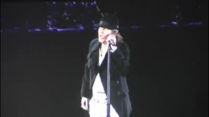 Guns N Roses - Knockin On Heavens Door ( Part One ) - Live In Osaka, Japan 16 / 12 / 09 