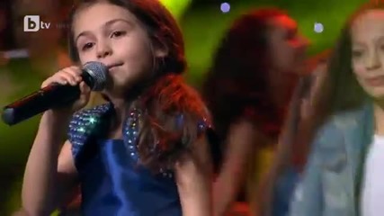 Krisia singing _море волнуется_ & dancing & twine