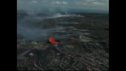 Хавайски вулкан изригва