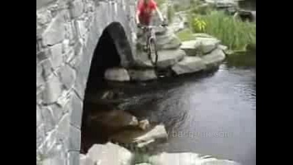Mountain Bike (trials Bike) Trickster - Danny Macaskill.flv