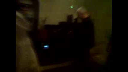 Mov00445.3gp