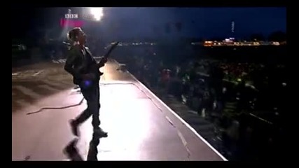 Muse - Supermassive Black Hole (live @ T in the Park 2010) 