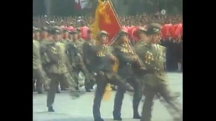 Танци в Северна Кореа ! 