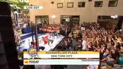 Justin Bieber - Somebody To Love ( Live Today Show 06 04 2010 ) 