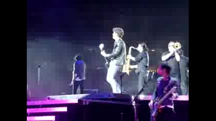 Jonas Brothers Perform Poison Ivy Live In Dallas