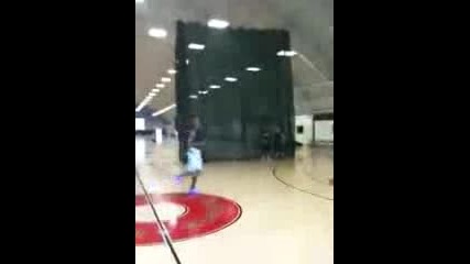 Dwight Howard practicing for the 09 - 10 season