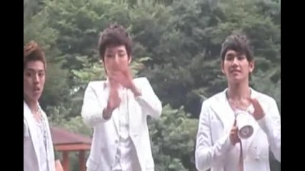 [fancam] 100801 being cute (inkigayo Fan Meeting)