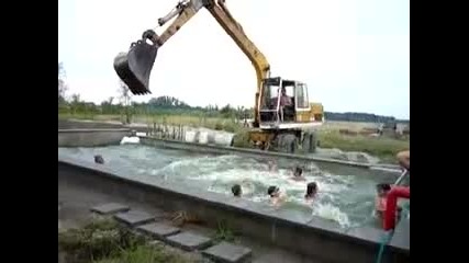На басейн с допълнителни екстри